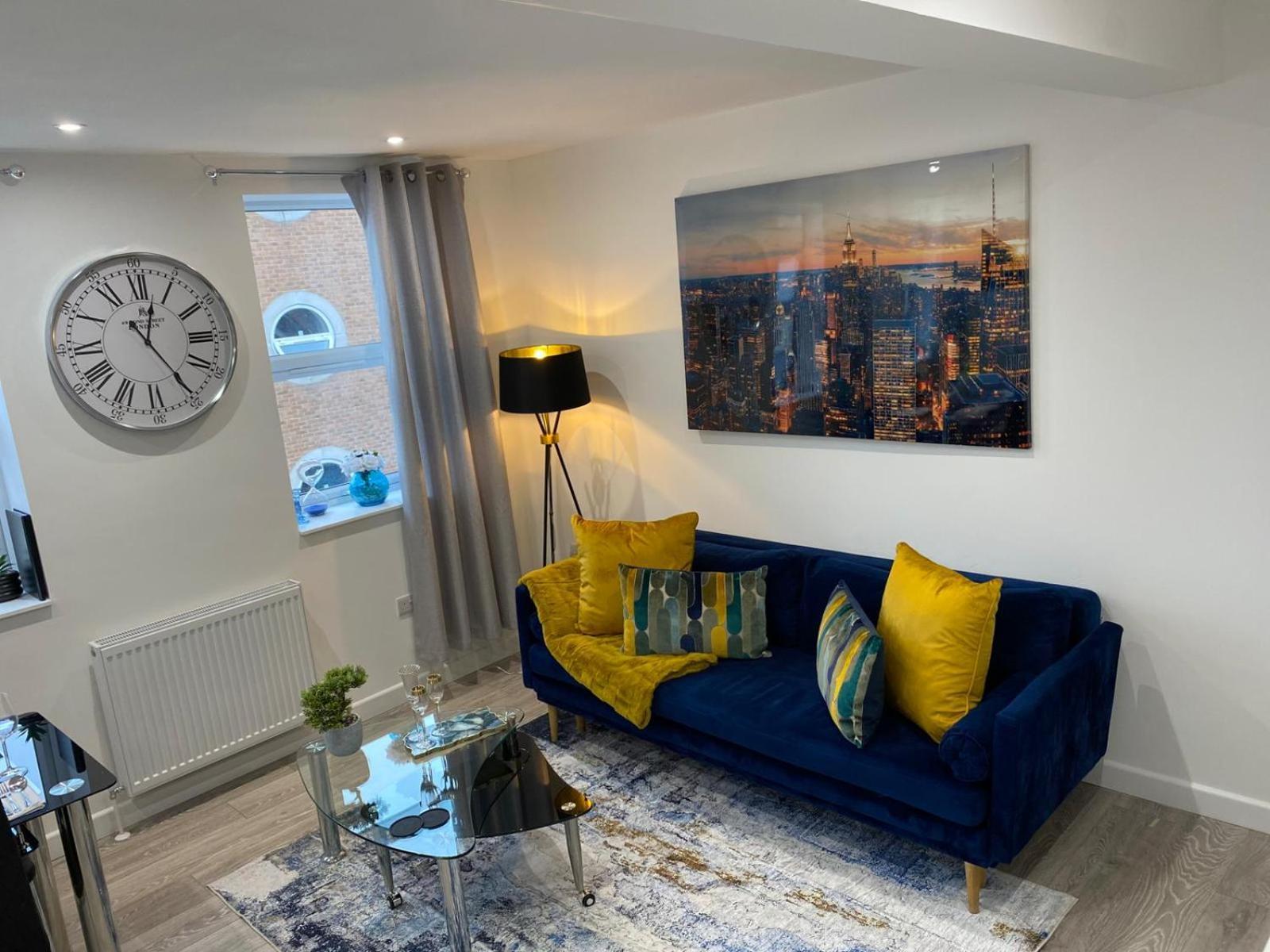 Stylish Apartment In Watford Watford  Exteriör bild