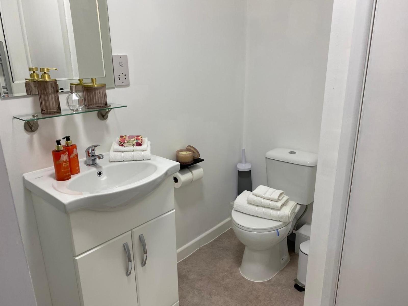 Stylish Apartment In Watford Watford  Exteriör bild